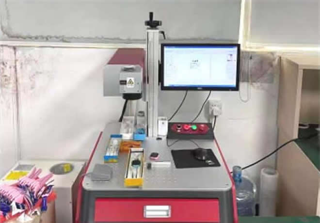 Máquina de grabado láser